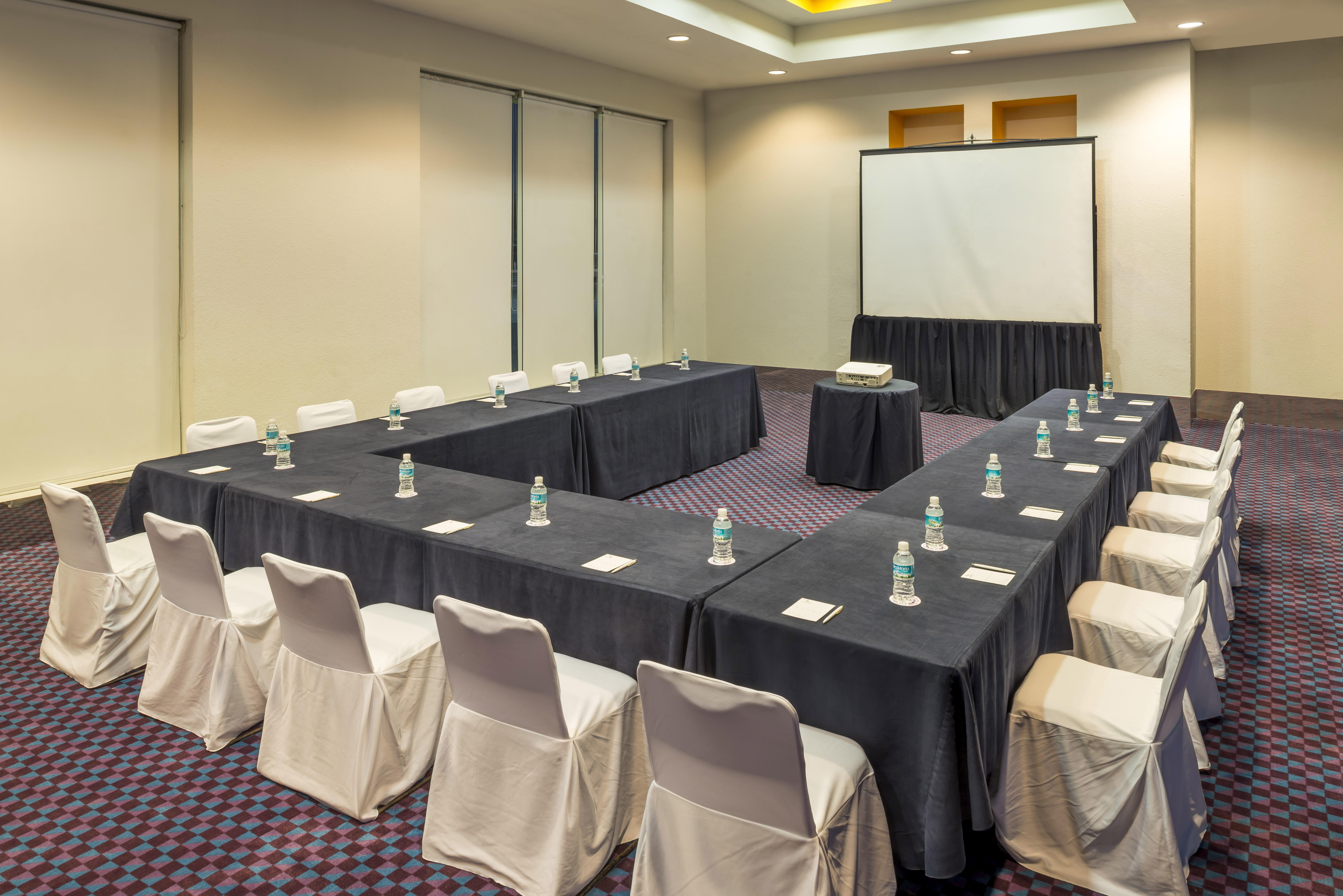 Camino Real Veracruz Buitenkant foto A meeting room at a hotel