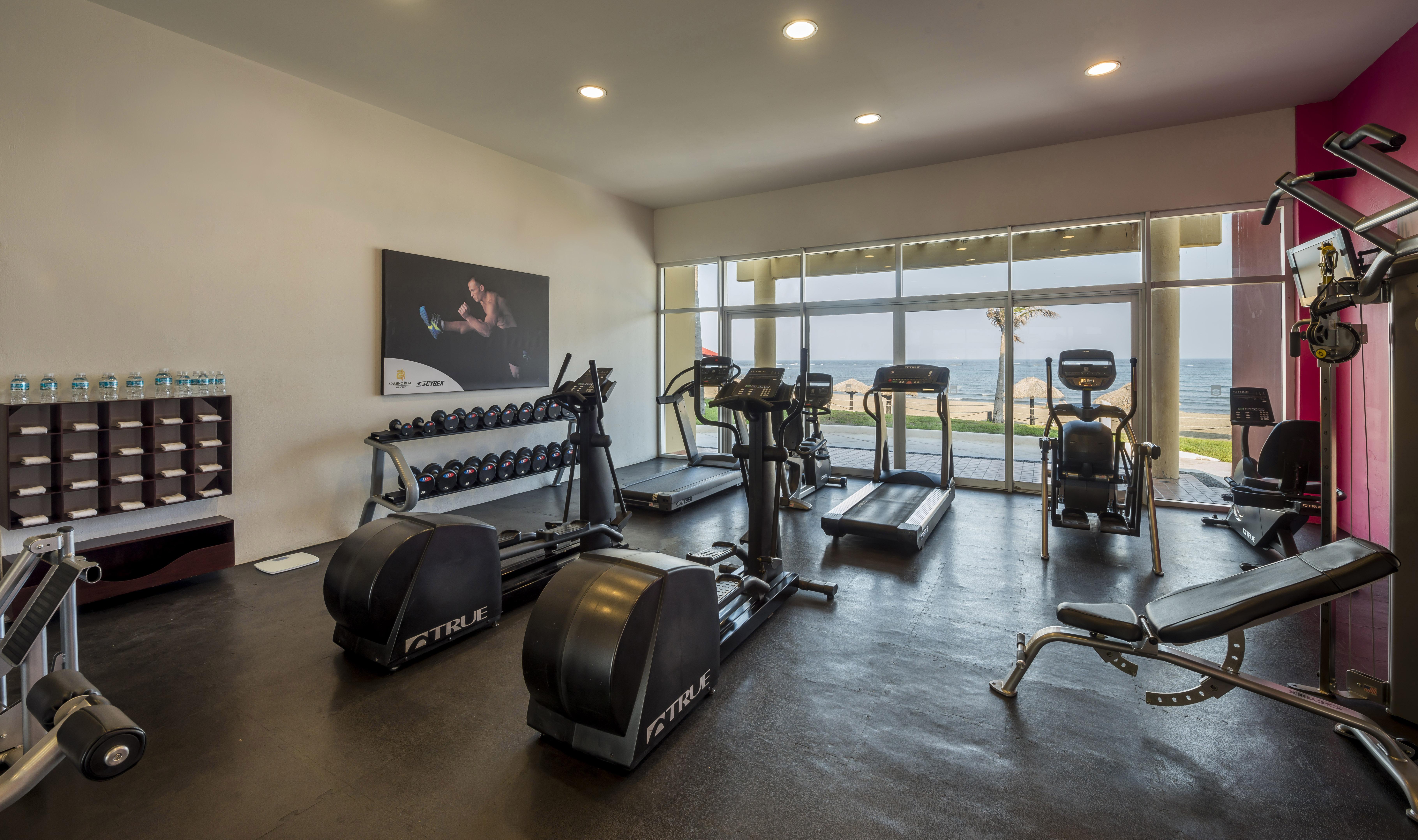 Camino Real Veracruz Buitenkant foto The gym at the hotel