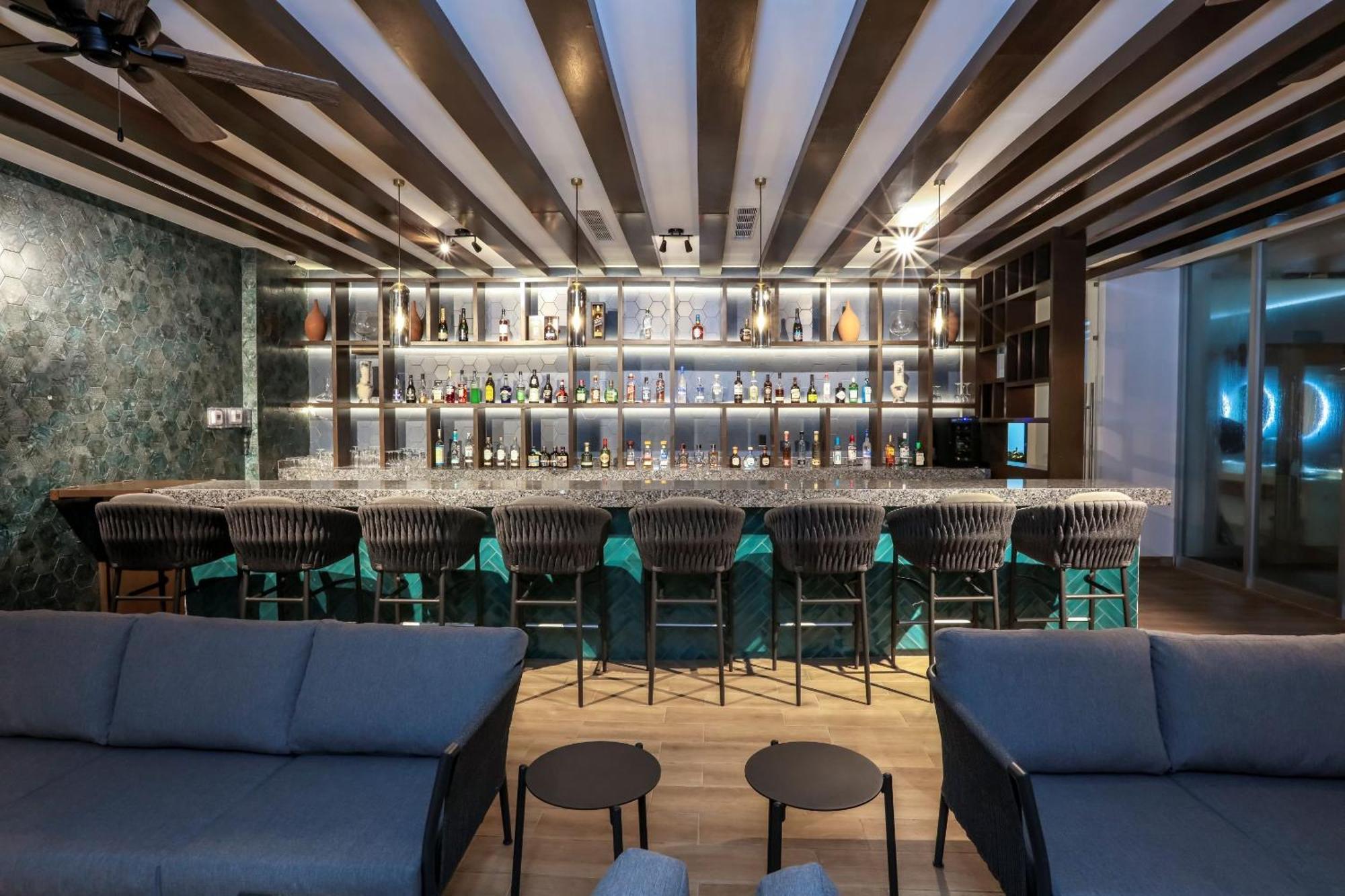 Camino Real Veracruz Buitenkant foto The bar at the lounge