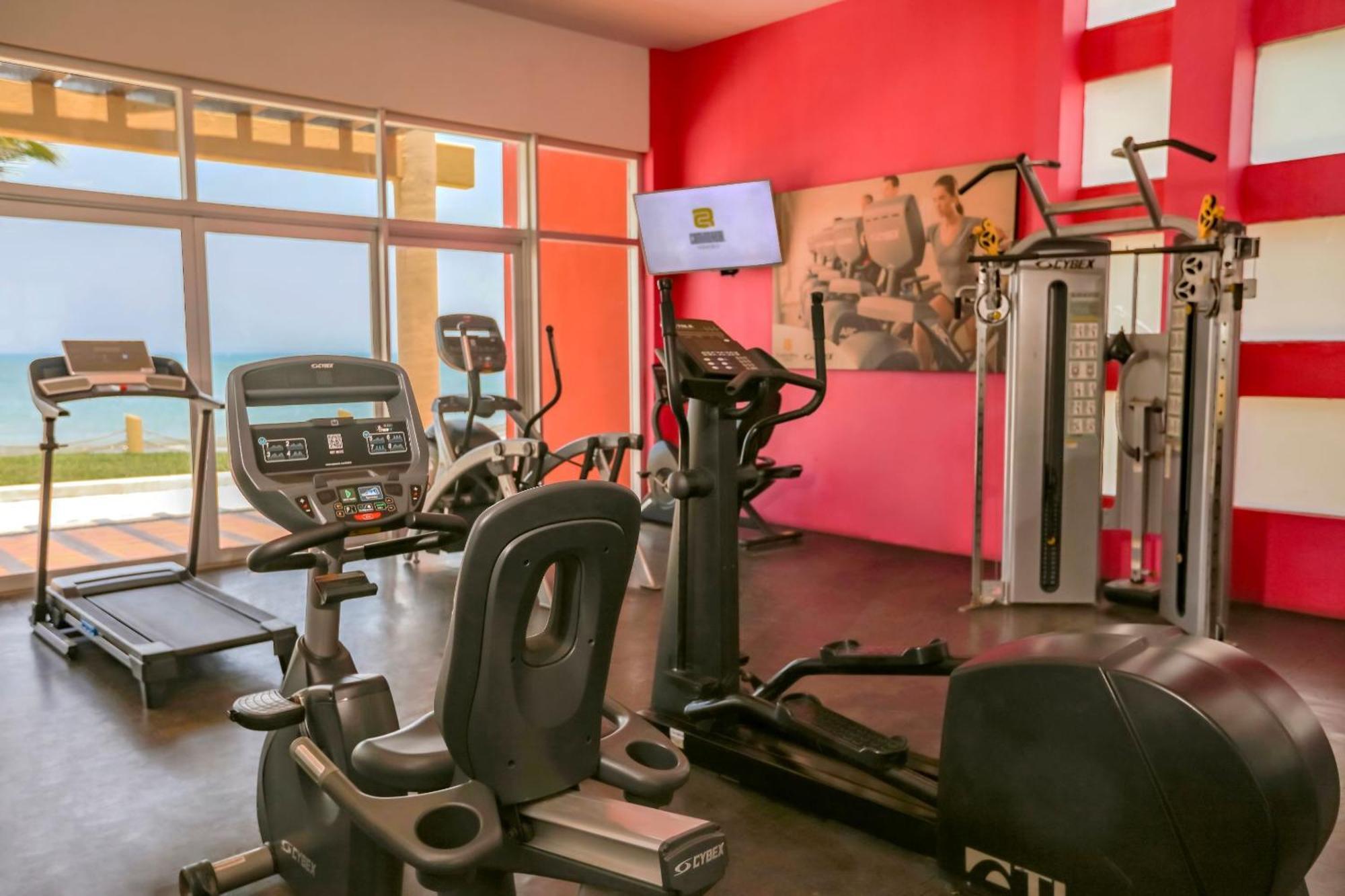 Camino Real Veracruz Buitenkant foto A gym at a hotel