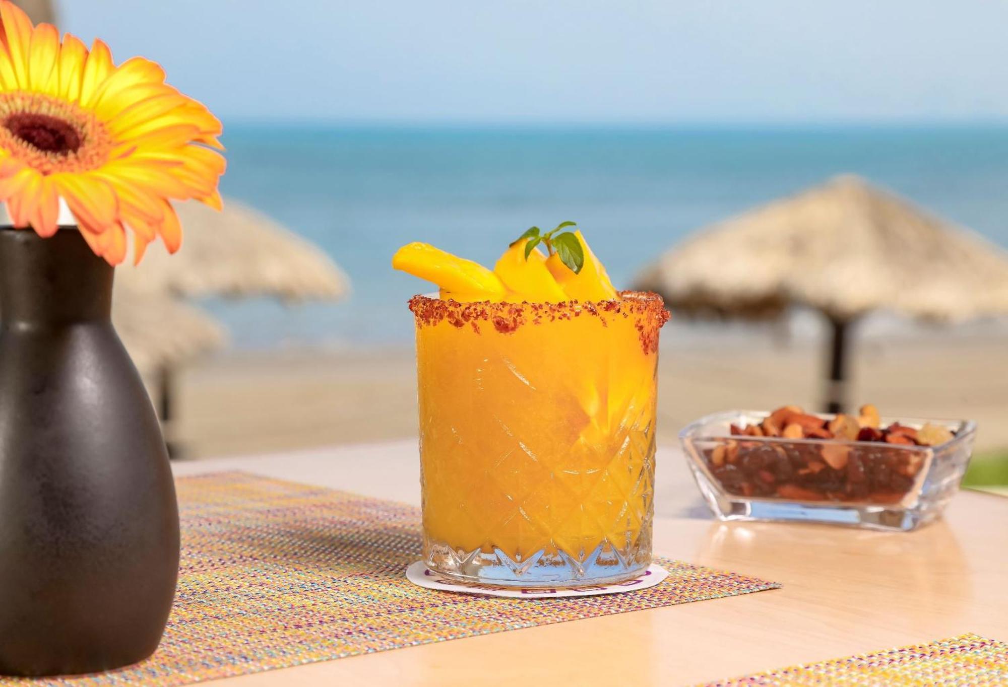Camino Real Veracruz Buitenkant foto A mango margarita