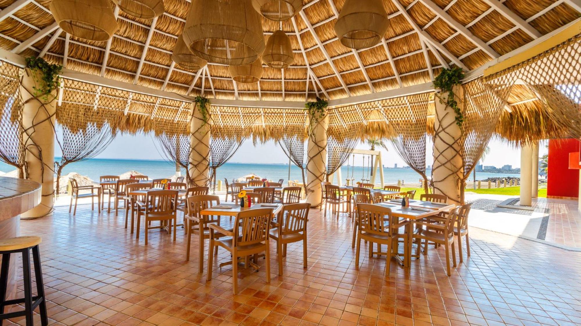 Camino Real Veracruz Buitenkant foto Restaurant in the resort